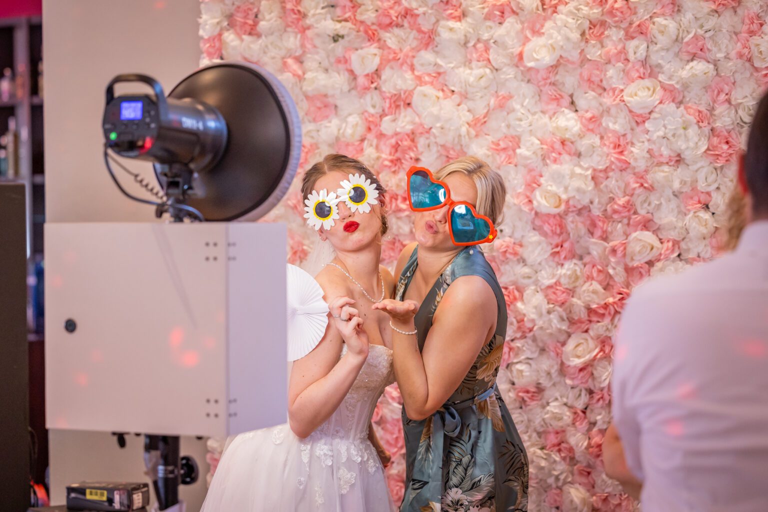 Fotobox mieten Kassel für Hochzeiten lustige Partyselfies